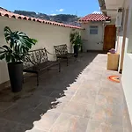 Yuraqtampu- Apart Centenario
